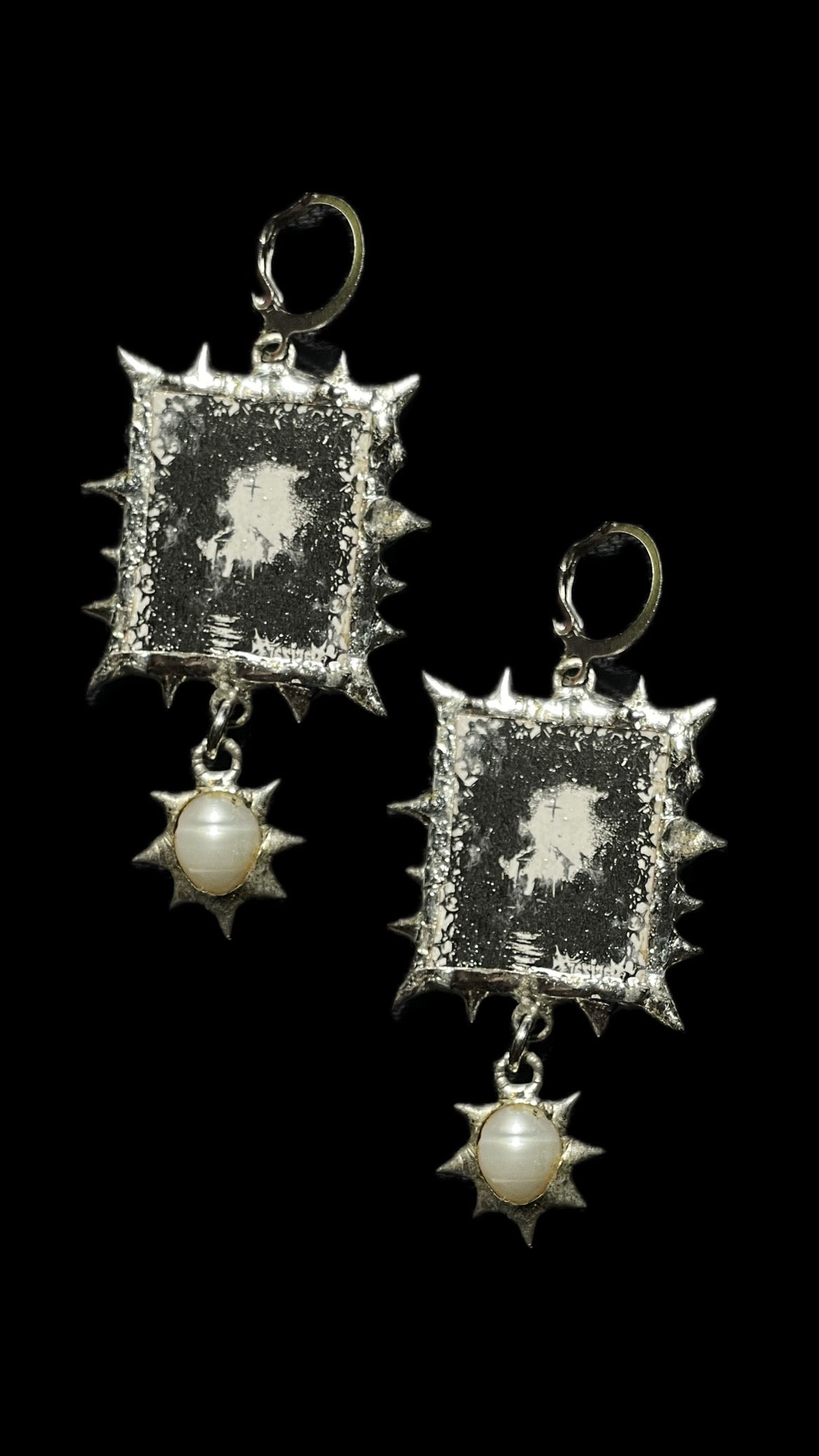 “Let It Burn” Parizart x Rosmarillium handmade earrings